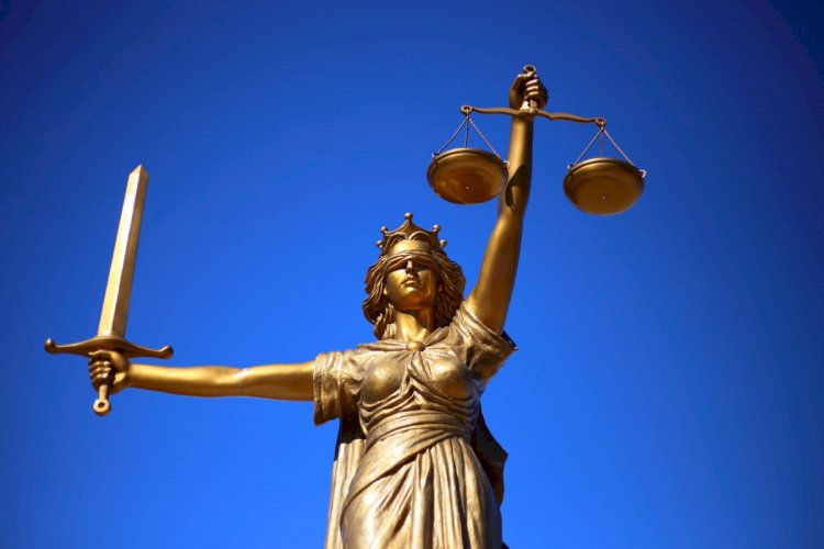 Condenação de mulher que divulgou dados pessoais e se passou pela ex-namorada
